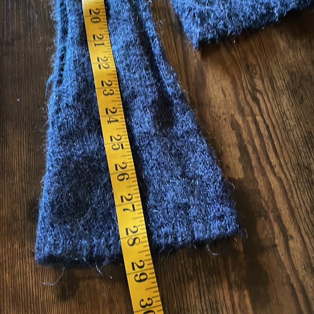 Express Sweater - Picture 10 of 12